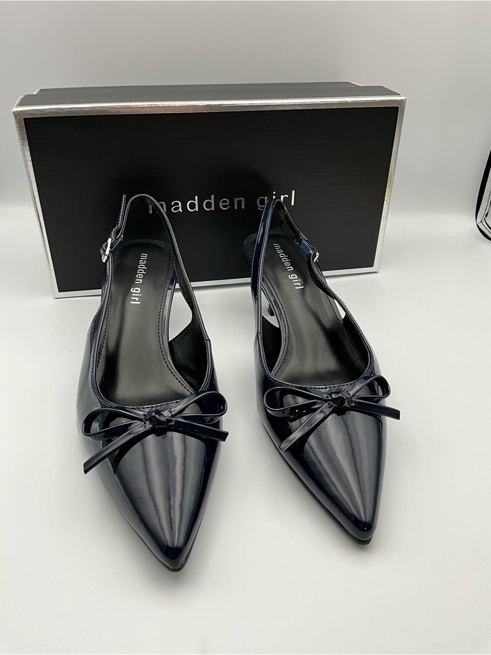 Madden Girl Flats Size 9 Navy Patent Pointed Slingback Heeled Flats with Bow